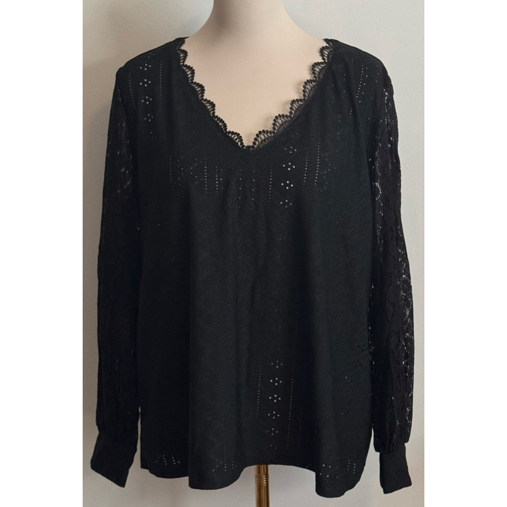 Women's CUPSHE Black Lace V-Neck Blouse XL